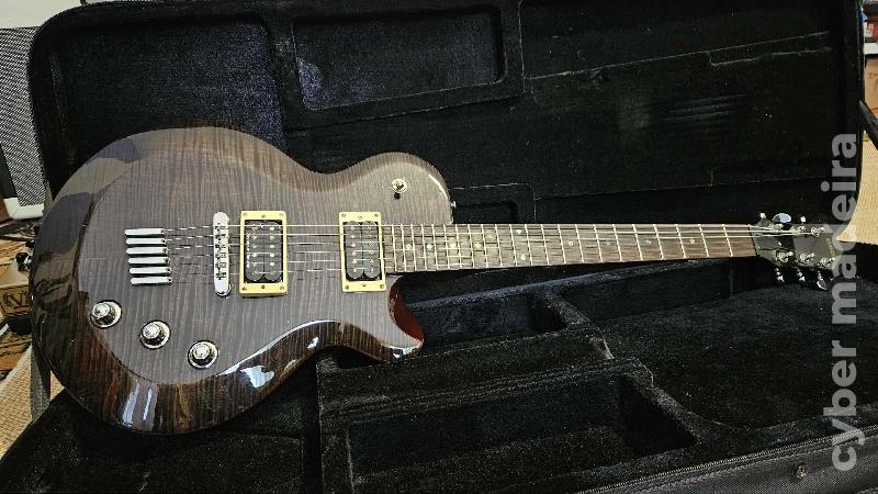 Guitarra Yamaha AES 620