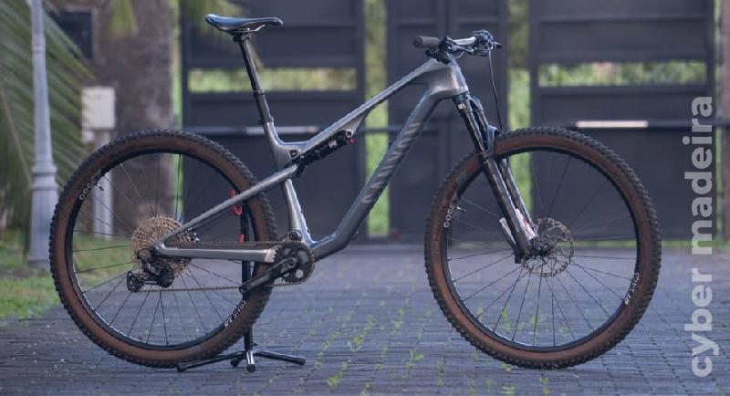 Outras BTT Homem Canyon Lux Trail CF
