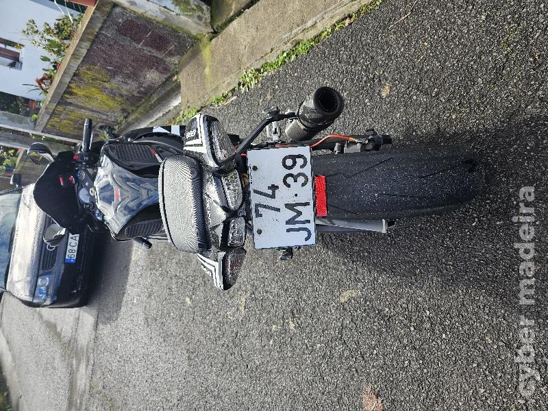 Suzuki Gsxr L0 600 cc Supermoto