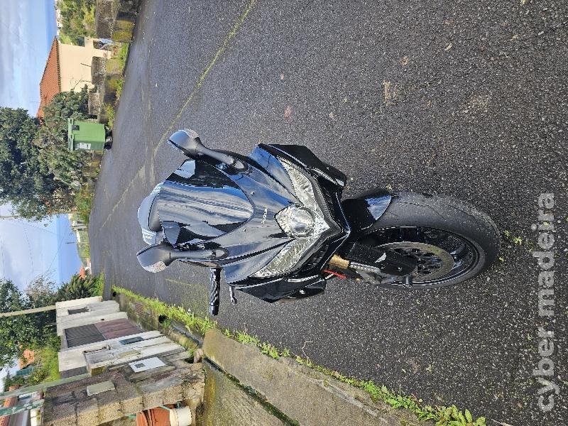 Suzuki Gsxr L0 600 cc Supermoto