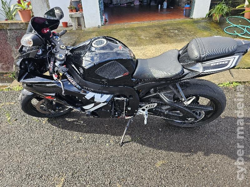 Suzuki Gsxr L0 600 cc Supermoto