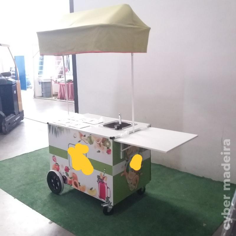 Carrinho de venda direta bebidas/saladas