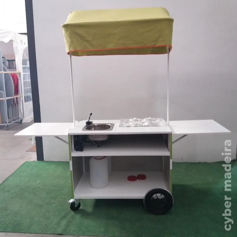 Carrinho de venda direta bebidas/saladas