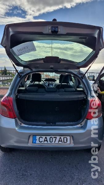 TOYOTA YARIS 1.4 D4D Gasóleo