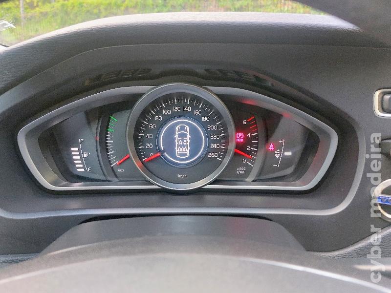 VOLVO V40 2.0-CC 2017 Gasóleo