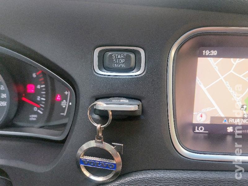 VOLVO V40 2.0-CC 2017 Gasóleo