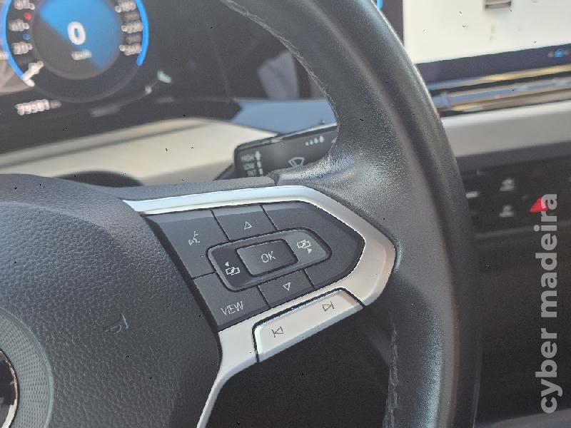 VOLKSWAGEN GOLF VIII TSi LIfe Plus 110cv (Nacional) (10/2022) Gasolina