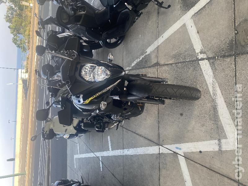 Suzuki V Strom 650 cc Grande turismo
