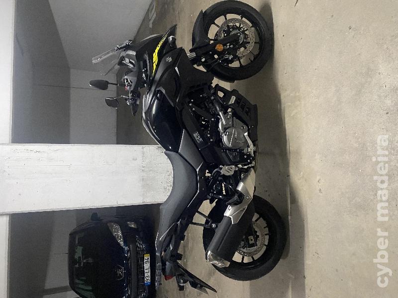 Suzuki V Strom 650 cc Grande turismo