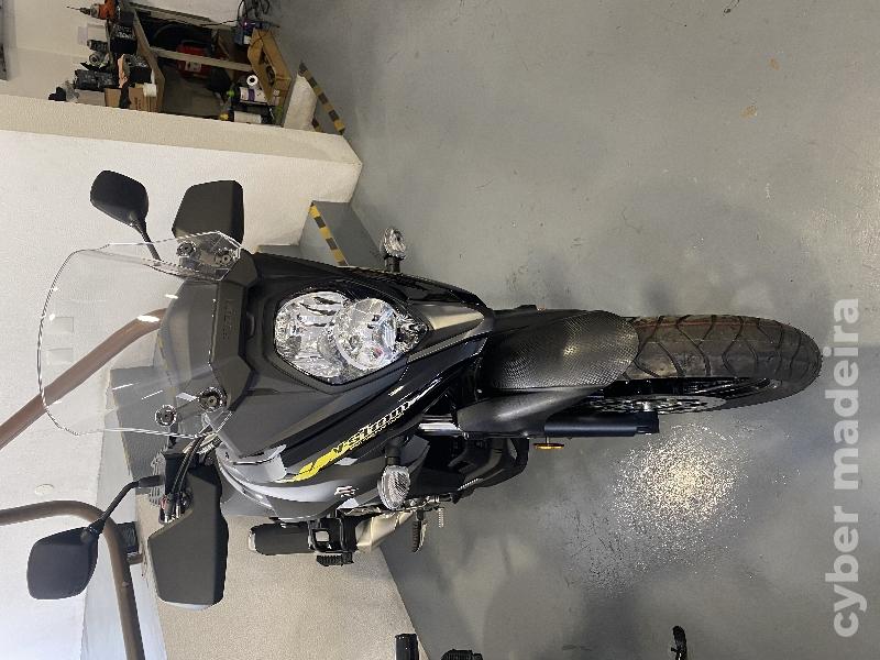 Suzuki V Strom 650 cc Grande turismo