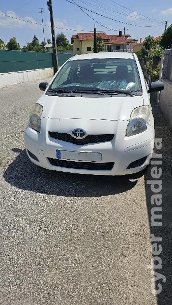 TOYOTA YARIS 1.4 D-4D Comfort Gasóleo