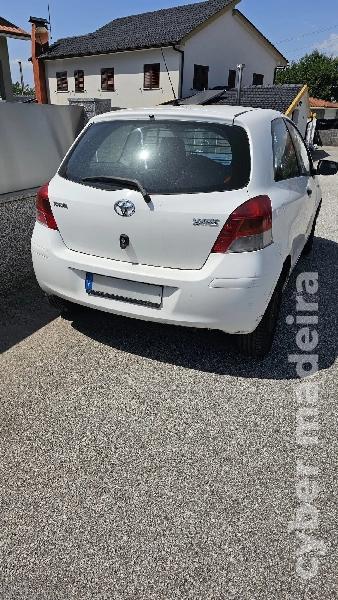 TOYOTA YARIS 1.4 D-4D Comfort Gasóleo