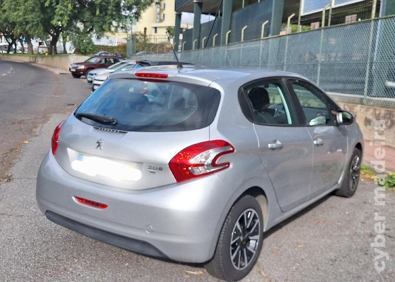 PEUGEOT 208 1.4 HDI Gasóleo