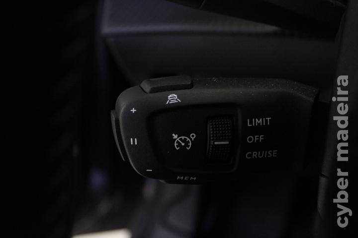 PEUGEOT 208 1.2 PureTech Allure Pack Gasolina