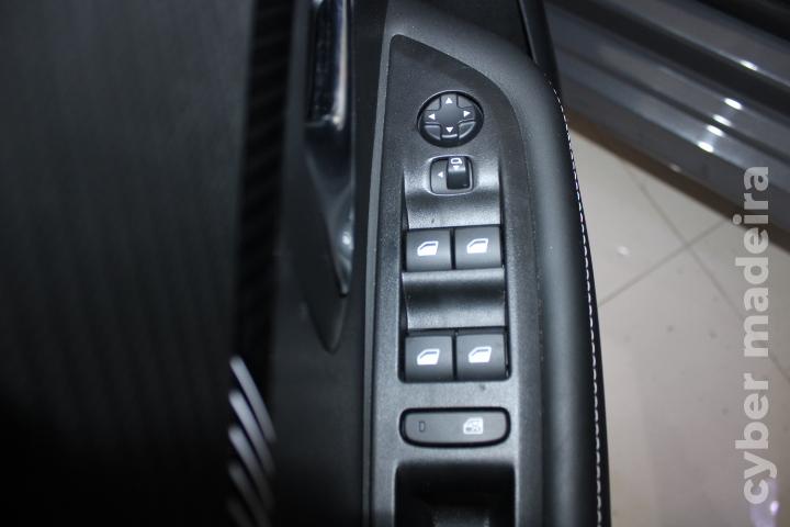 PEUGEOT 208 1.2 PureTech Allure Pack Gasolina