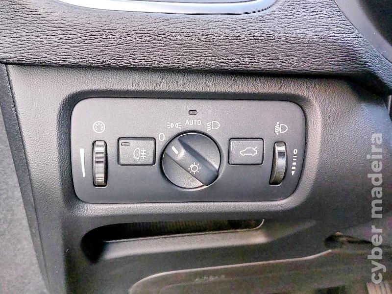 VOLVO V40 2.0-C 2017 Gasóleo