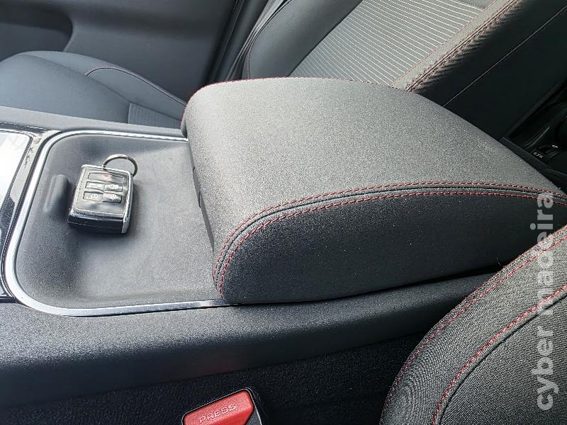 LAND-ROVER DISCOVERY SPORT 2.0 ED4 R-DYNAMIC Gasóleo