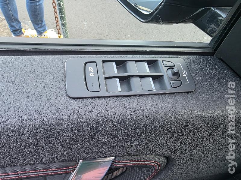 LAND-ROVER DISCOVERY SPORT 2.0 ED4 R-DYNAMIC Gasóleo