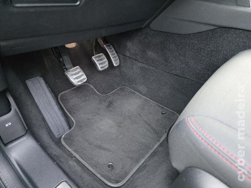 LAND-ROVER DISCOVERY SPORT 2.0 ED4 R-DYNAMIC Gasóleo