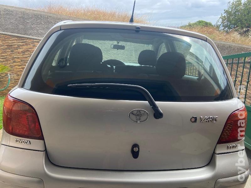 TOYOTA YARIS vvt-i sol Gasolina