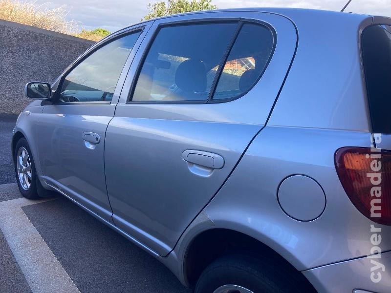 TOYOTA YARIS vvt-i sol Gasolina