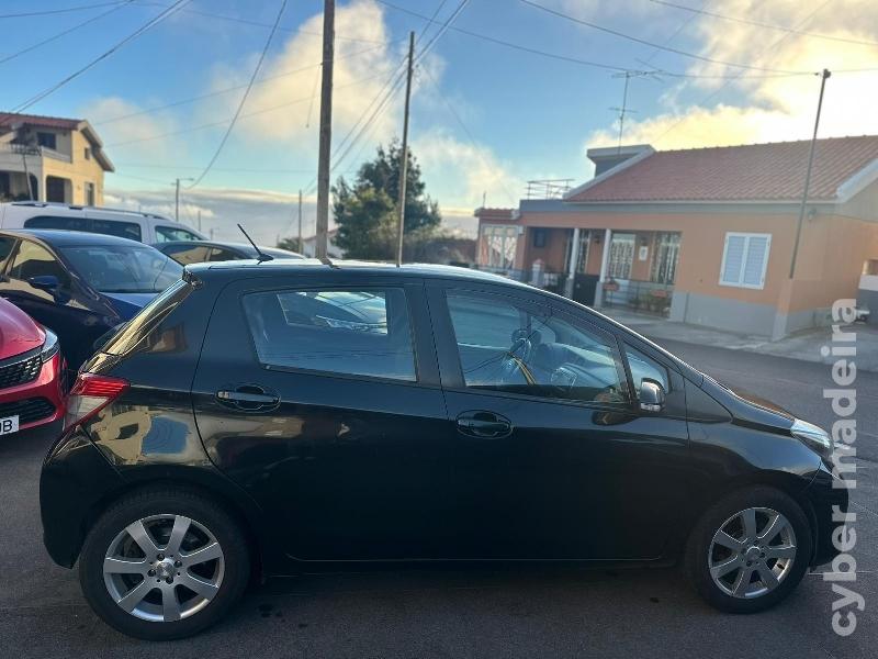 TOYOTA YARIS D-4D Gasóleo