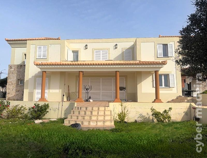 Moradia T4 para Venda