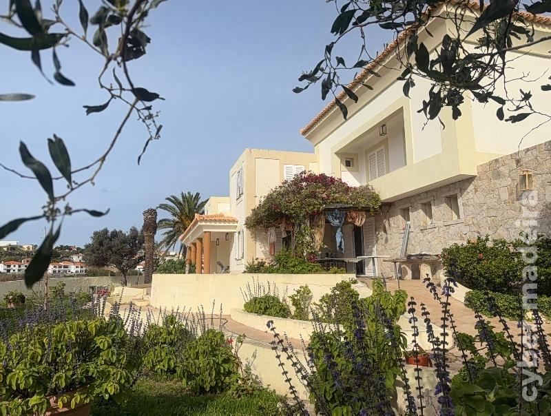 Moradia T4 para Venda