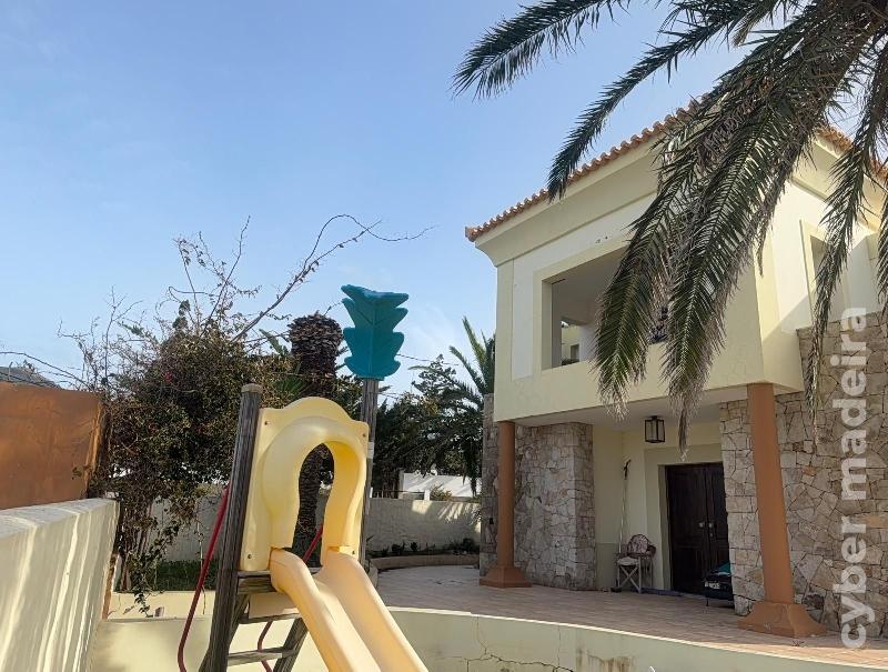 Moradia T4 para Venda