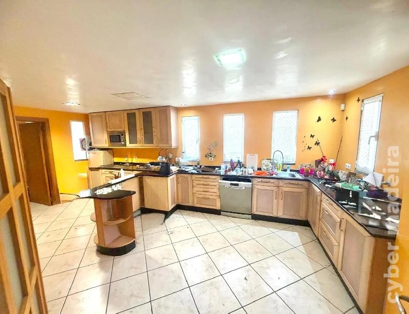 Moradia T4 para Venda