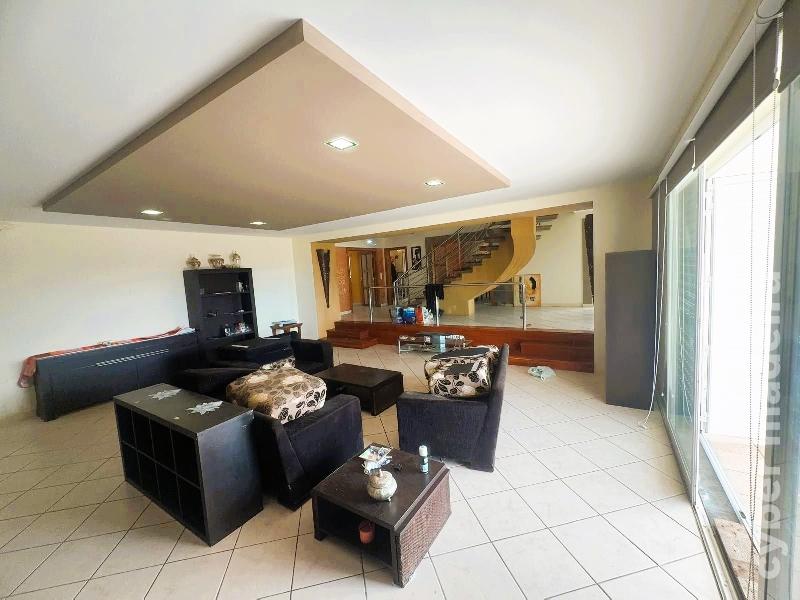 Moradia T4 para Venda