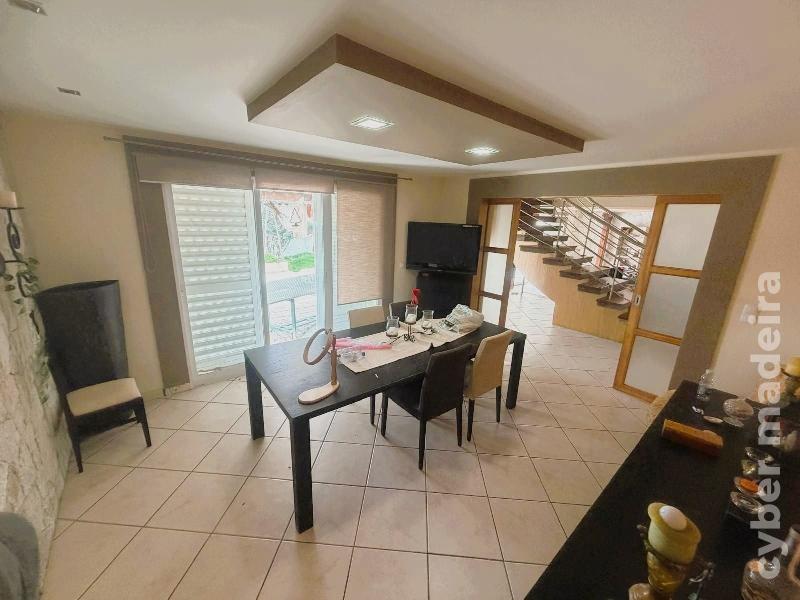 Moradia T4 para Venda