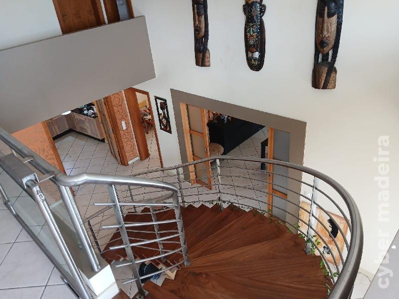 Moradia T4 para Venda