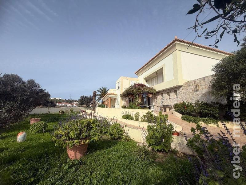 Moradia T4 para Venda