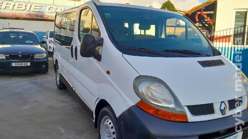 RENAULT TRAFFIC 2.0 DCI Gasóleo