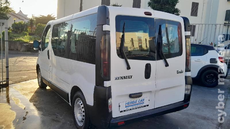 RENAULT TRAFFIC 2.0 DCI Gasóleo