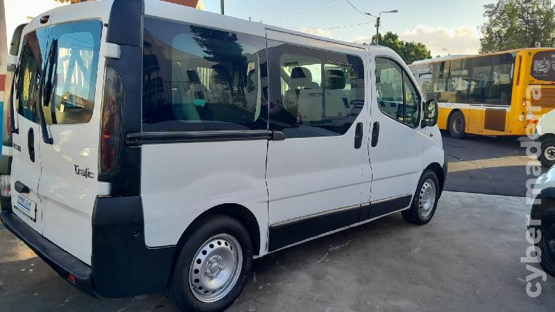 RENAULT TRAFFIC 2.0 DCI Gasóleo