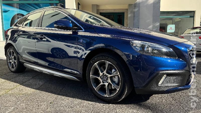 VOLVO V40 Cross Country D2 OCEAN RACE Gasóleo