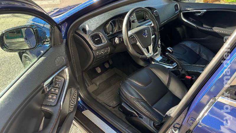 VOLVO V40 Cross Country D2 OCEAN RACE Gasóleo