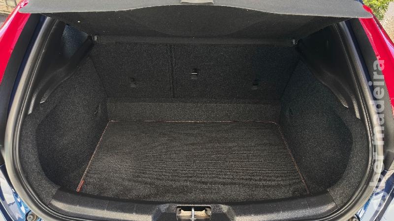 VOLVO V40 Cross Country D2 OCEAN RACE Gasóleo