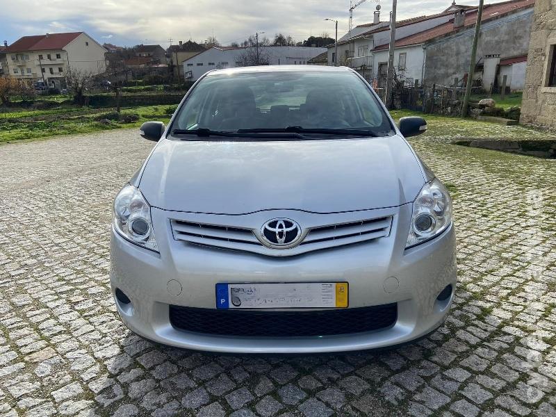 TOYOTA AURIS 1.4 D-4D Exclusive Gasóleo