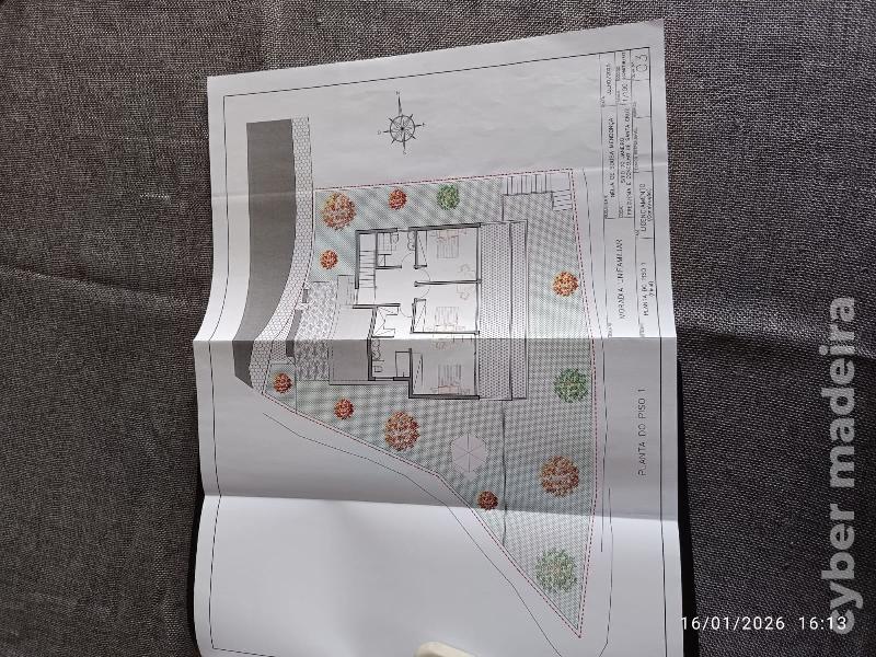 Terreno T3 para Venda