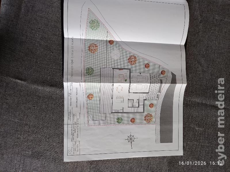 Terreno T3 para Venda