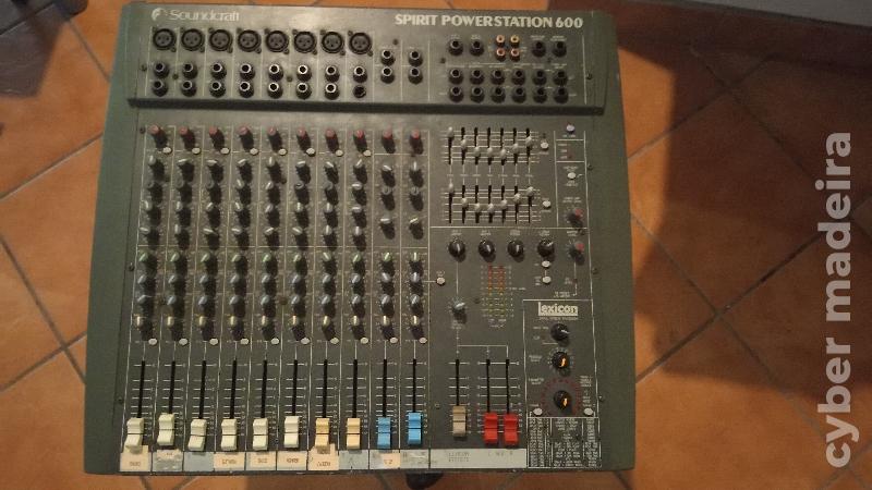 Mesa mistura Amplificada Soundcraft