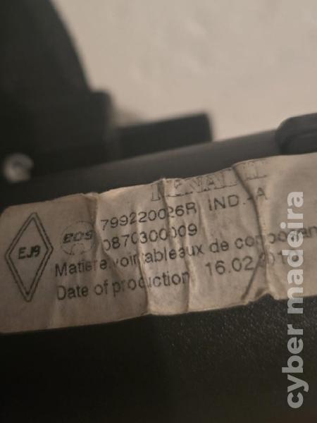 Cortina/chapeleira mala Megane 3