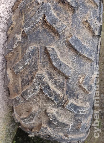 Vendo pneu com jante para Yamaha grizzly 600. Ano 2000. 7.5 25 12"