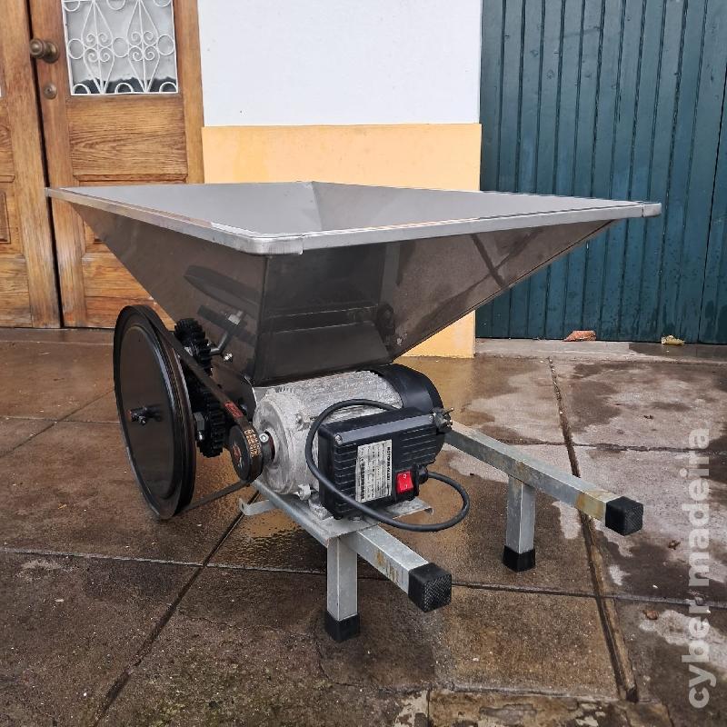 Esmagador de Uvas com motor elétrico