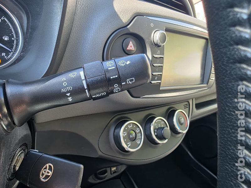 TOYOTA YARIS 1.0 VVT-I COMFORT Gasolina