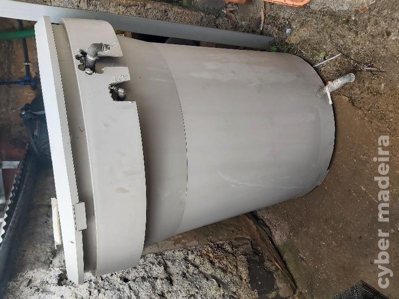 Tanque de água de 1000L marca CONTENUR