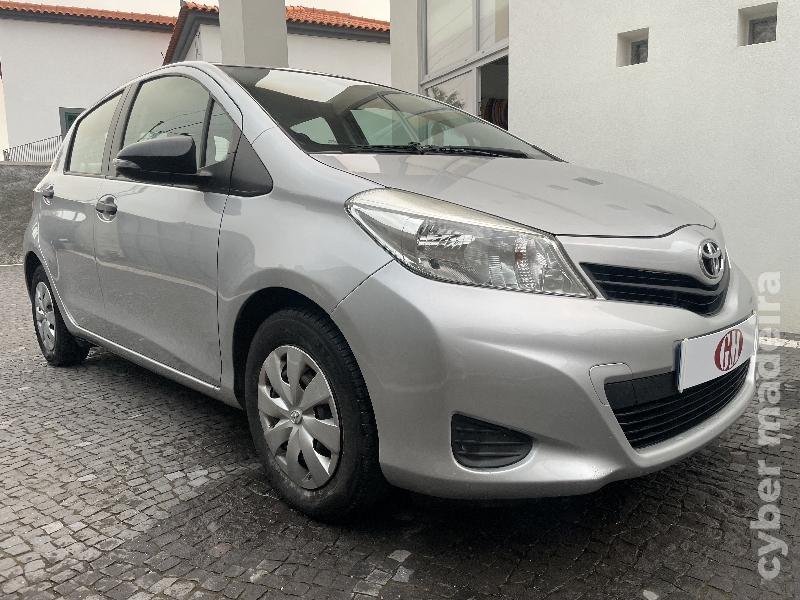 TOYOTA YARIS 1.4 D4D 90CV Gasóleo